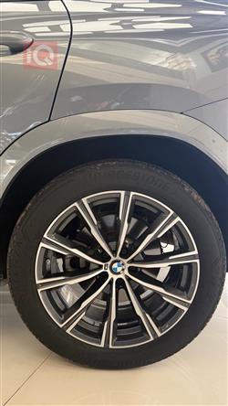 بی ئێم دەبڵیو X6